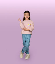Cargar imagen en el visor de la galería, Sudadera arcoiris PINK TALES