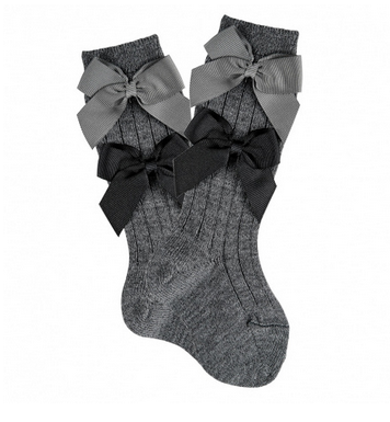Calcetines altos con doble lazo de grosgrain GRIS CLARO