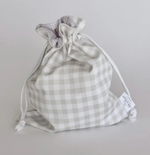 Cargar imagen en el visor de la galería, Bolsita Jas&amp;Roni beige squares