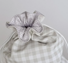 Cargar imagen en el visor de la galería, Bolsita Jas&amp;Roni beige squares