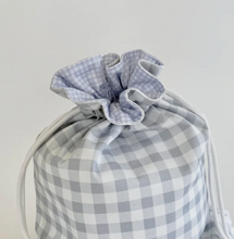 Cargar imagen en el visor de la galería, Bolsita Jas&amp;Roni blue squares