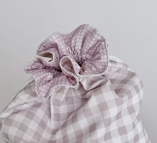 Cargar imagen en el visor de la galería, Bolsita Jas&amp;Roni pink squares