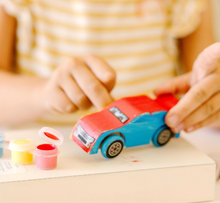 Cargar imagen en el visor de la galería, Melissa &amp; Doug - Decora a tu Gusto, Auto de Carreras de Madera PORFYDYA