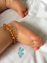 Cargar imagen en el visor de la galería, Pulsera para Mano o Pie de Ambar  CHIKY NYNO