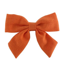 Cargar imagen en el visor de la galería, Par Hair Clips Nara