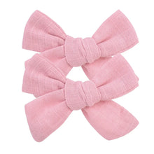 Cargar imagen en el visor de la galería, Par Hair Clips Mediano