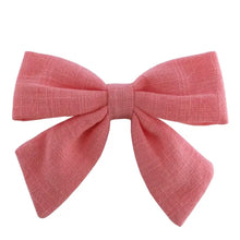 Cargar imagen en el visor de la galería, Par Hair Clips Nara