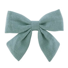 Cargar imagen en el visor de la galería, Par Hair Clips Nara