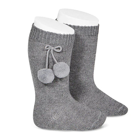Calcetines altos algodón cálido con borlas Gris