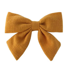 Cargar imagen en el visor de la galería, Par Hair Clips Nara
