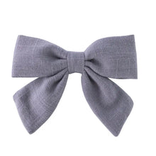 Cargar imagen en el visor de la galería, Par Hair Clips Nara