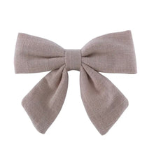 Cargar imagen en el visor de la galería, Par Hair Clips Nara